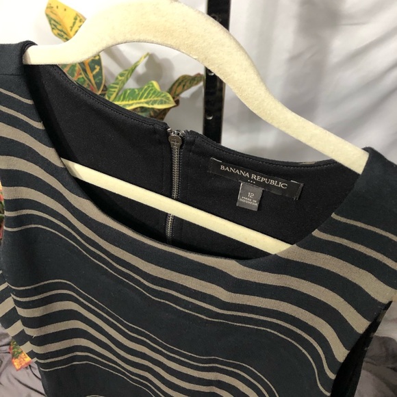 Banana Republic Business Dress (Size 12) - Picture 8 of 8